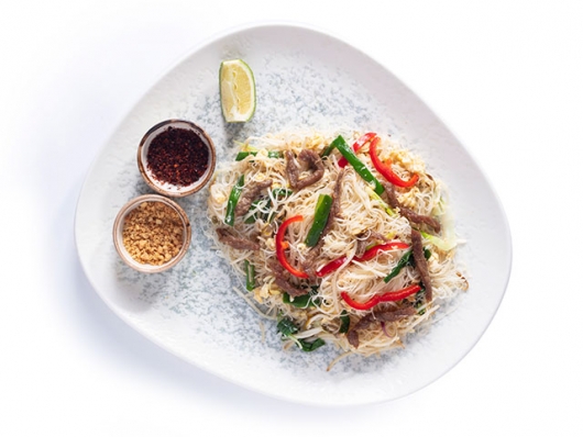  Noodles Tajlandeze me Mish Noodles të Sti 