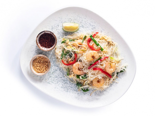  Noodles Tajlandeze me Karkalecë Deti 