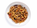  Udon me Mish Viçi dhe Salcë të Hudhrës zezë 